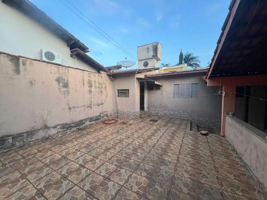 Foto 9 de Casa com 3 quartos à venda, 400m2 em Anápolis City, Anapolis - GO