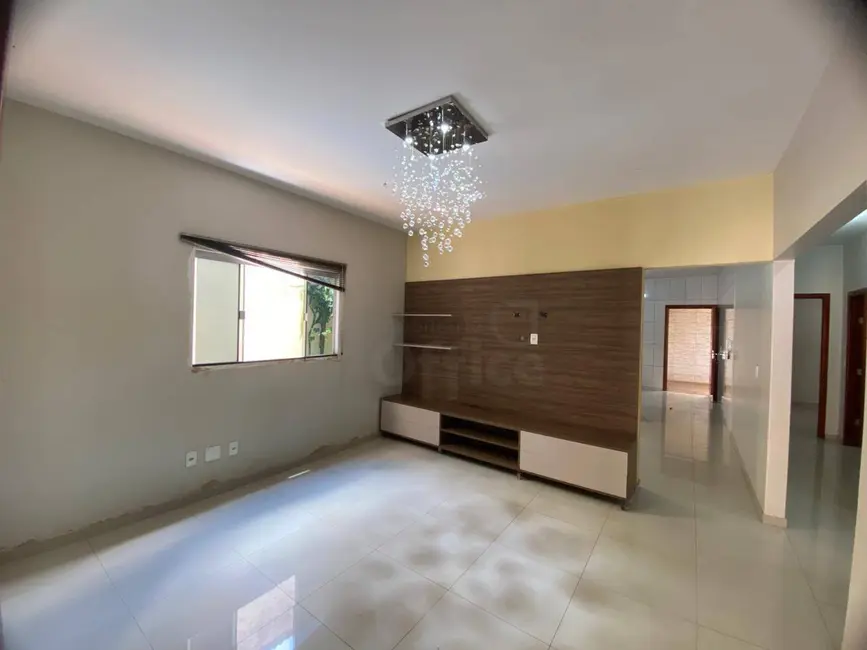 Foto 2 de Casa com 3 quartos à venda, 314m2 em Residencial Vale do Sol, Anapolis - GO