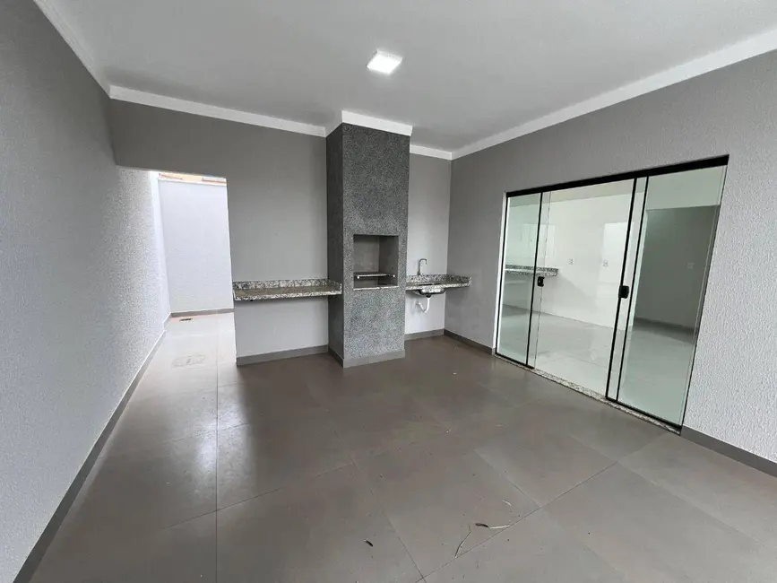 Casa com 3 quartos à venda, 150m2 em São Carlos, Anapolis - GO - imagem 2 Foto 2 de Casa com 3 quartos à venda, 150m2 em São Carlos, Anapolis - GO