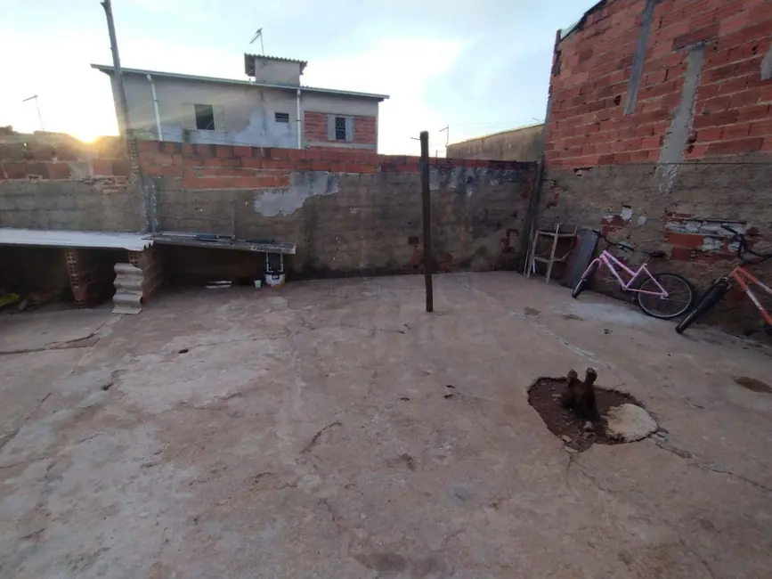 Foto 2 de Casa com 3 quartos à venda, 200m2 em Conjunto Habitacional Vila União, Anapolis - GO