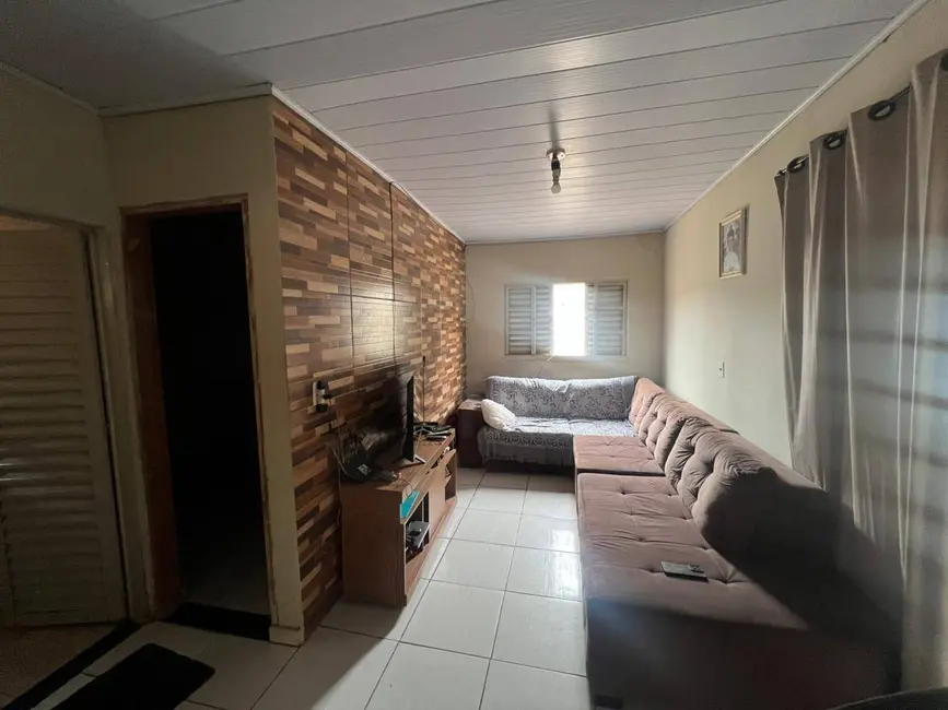 Casa com 3 quartos à venda, 250m2 em Conjunto Habitacional Filostro Machado Carneiro, Anapolis - GO - imagem 3 Foto 3 de Casa com 3 quartos à venda, 250m2 em Conjunto Habitacional Filostro Machado Carneiro, Anapolis - GO