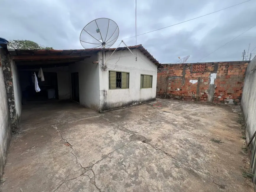 Casa com 3 quartos à venda, 250m2 em Conjunto Habitacional Filostro Machado Carneiro, Anapolis - GO - imagem 2 Foto 2 de Casa com 3 quartos à venda, 250m2 em Conjunto Habitacional Filostro Machado Carneiro, Anapolis - GO