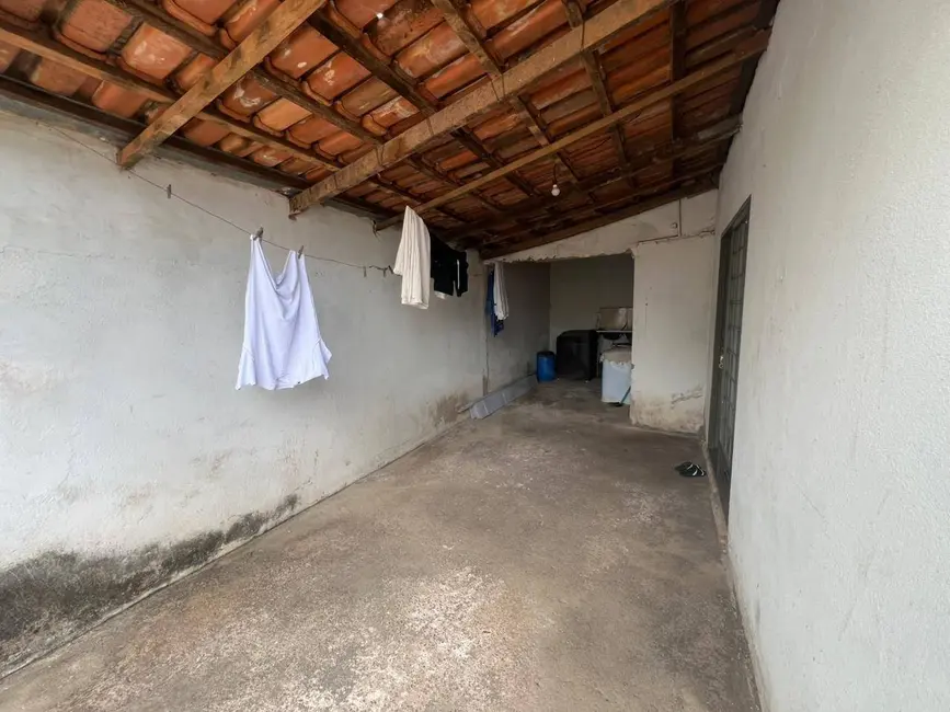 Casa com 3 quartos à venda, 250m2 em Conjunto Habitacional Filostro Machado Carneiro, Anapolis - GO - imagem 4 Foto 4 de Casa com 3 quartos à venda, 250m2 em Conjunto Habitacional Filostro Machado Carneiro, Anapolis - GO