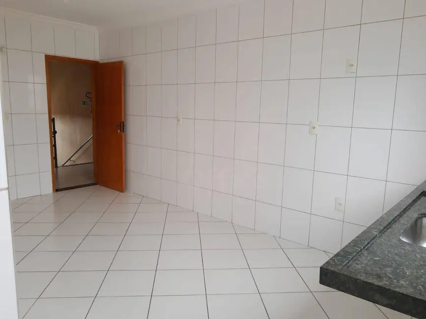 Foto 2 de Apartamento com 3 quartos à venda, 84m2 em Vila Jaiara, Anapolis - GO