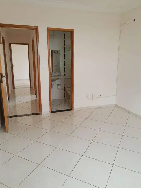 Foto 3 de Apartamento com 3 quartos à venda, 84m2 em Vila Jaiara, Anapolis - GO