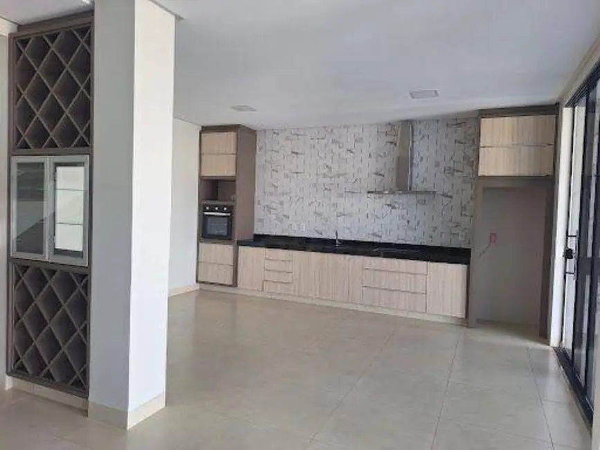 Sobrado com 3 quartos à venda, 240m2 em Alto da Bela Vista, Anapolis - GO - imagem 2 Foto 2 de Sobrado com 3 quartos à venda, 240m2 em Alto da Bela Vista, Anapolis - GO