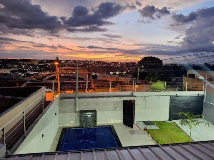 Sobrado com 3 quartos à venda, 240m2 em Alto da Bela Vista, Anapolis - GO - imagem 4 Foto 4 de Sobrado com 3 quartos à venda, 240m2 em Alto da Bela Vista, Anapolis - GO