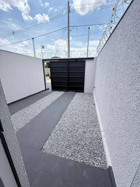 Foto 2 de Casa com 2 quartos à venda, 84m2 em Jardim Luzitano, Anapolis - GO