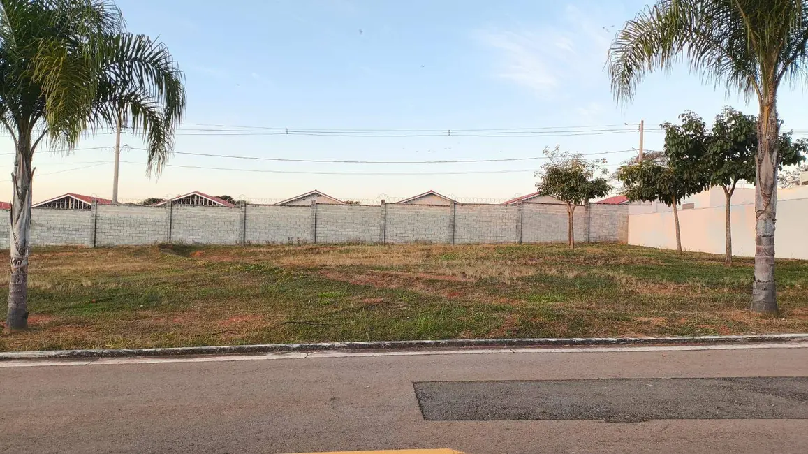 Foto 1 de Terreno / Lote à venda, 360m2 em Anapolis - GO