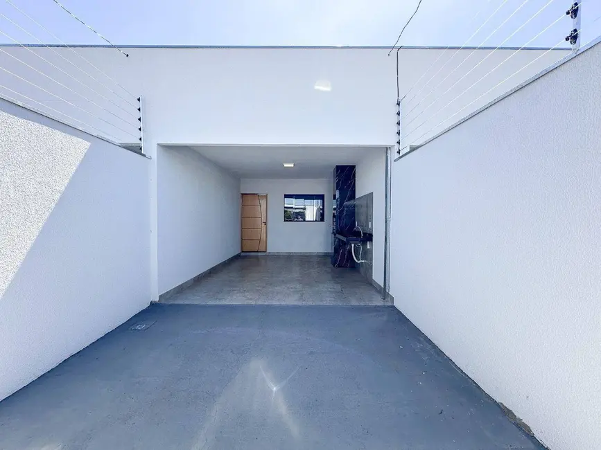 Casa com 3 quartos à venda, 130m2 em Anapolis - GO - imagem 1 Foto 1 de Casa com 3 quartos à venda, 130m2 em Anapolis - GO