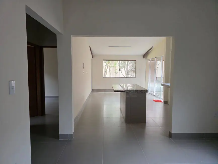 Casa com 3 quartos à venda, 300m2 em Parque Brasília 2ª Etapa, Anapolis - GO - imagem 3 Foto 3 de Casa com 3 quartos à venda, 300m2 em Parque Brasília 2ª Etapa, Anapolis - GO