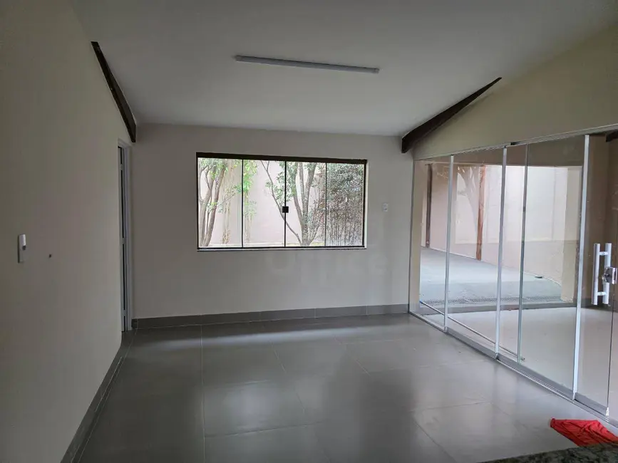 Casa com 3 quartos à venda, 300m2 em Parque Brasília 2ª Etapa, Anapolis - GO - imagem 2 Foto 2 de Casa com 3 quartos à venda, 300m2 em Parque Brasília 2ª Etapa, Anapolis - GO