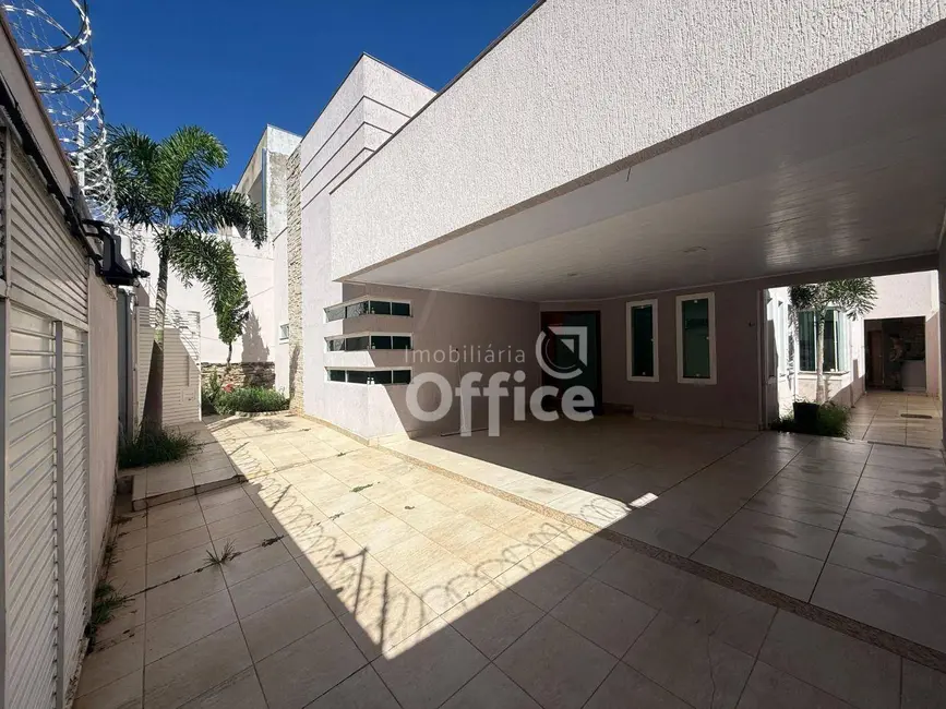 Foto 3 de Casa com 3 quartos à venda, 300m2 em Residencial Villa Bella, Anapolis - GO
