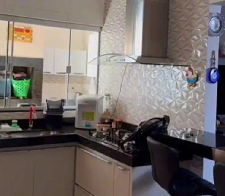 Casa com 3 quartos à venda, 200m2 em Setor Santa Clara, Anapolis - GO - imagem 9 Foto 9 de Casa com 3 quartos à venda, 200m2 em Setor Santa Clara, Anapolis - GO