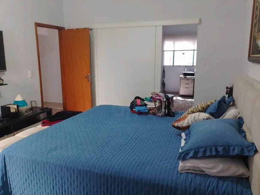 Foto 9 de Casa com 3 quartos à venda, 180m2 em Setor Santa Clara, Anapolis - GO