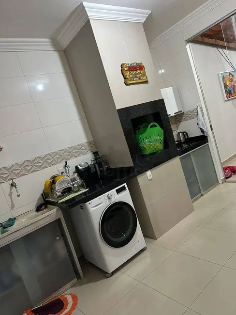 Casa com 3 quartos à venda, 200m2 em Setor Santa Clara, Anapolis - GO - imagem 8 Foto 8 de Casa com 3 quartos à venda, 200m2 em Setor Santa Clara, Anapolis - GO