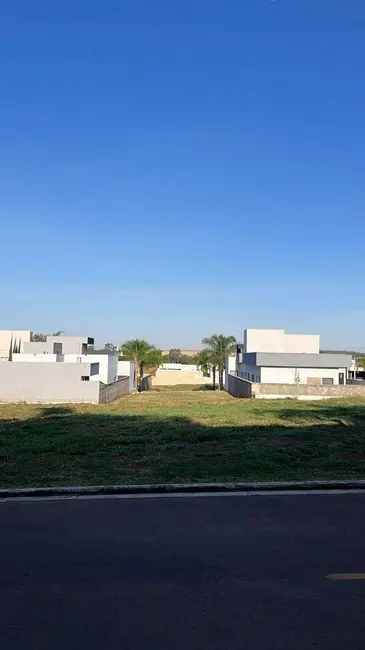 Foto 1 de Terreno / Lote à venda, 360m2 em Anapolis - GO