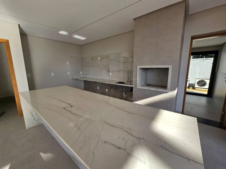 Foto 3 de Sobrado com 4 quartos à venda, 485m2 em Anapolis - GO