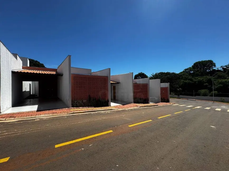 Foto 2 de Casa de Condomínio com 3 quartos para alugar, 96m2 em Chácaras Americanas, Anapolis - GO