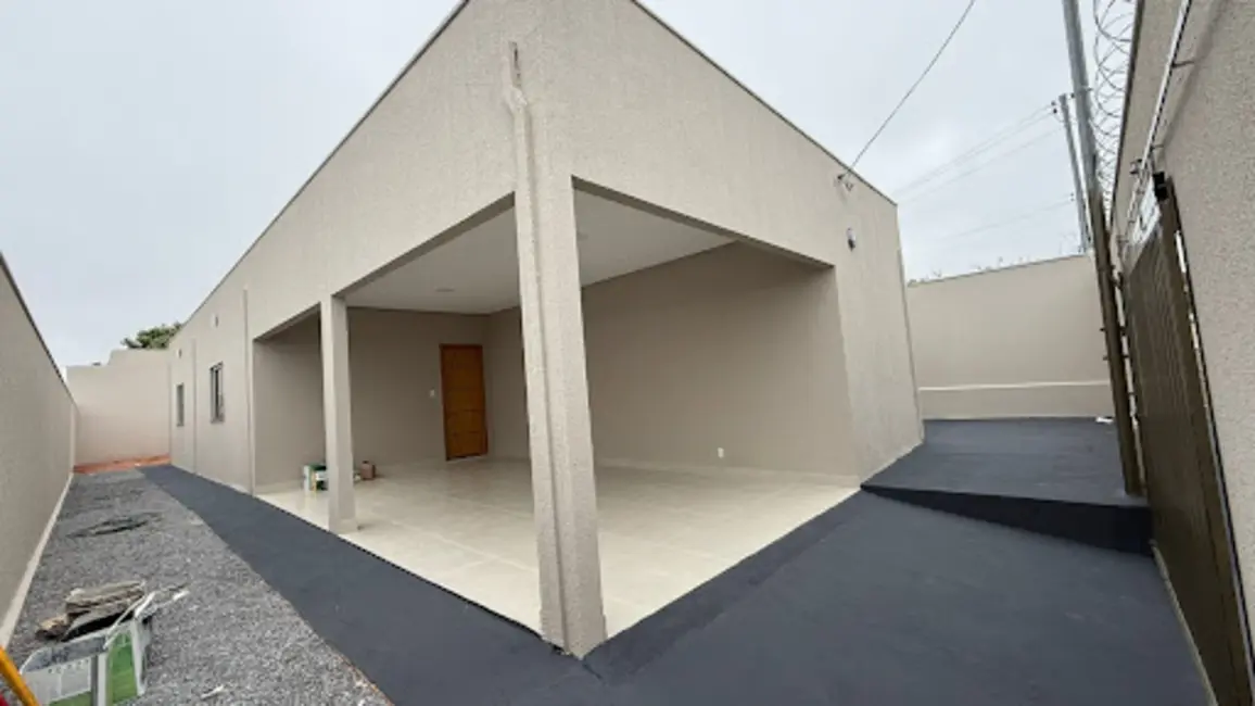 Casa com 3 quartos à venda, 300m2 em Residencial Ildefonso Limírio, Anapolis - GO - imagem 1 Foto 1 de Casa com 3 quartos à venda, 300m2 em Residencial Ildefonso Limírio, Anapolis - GO