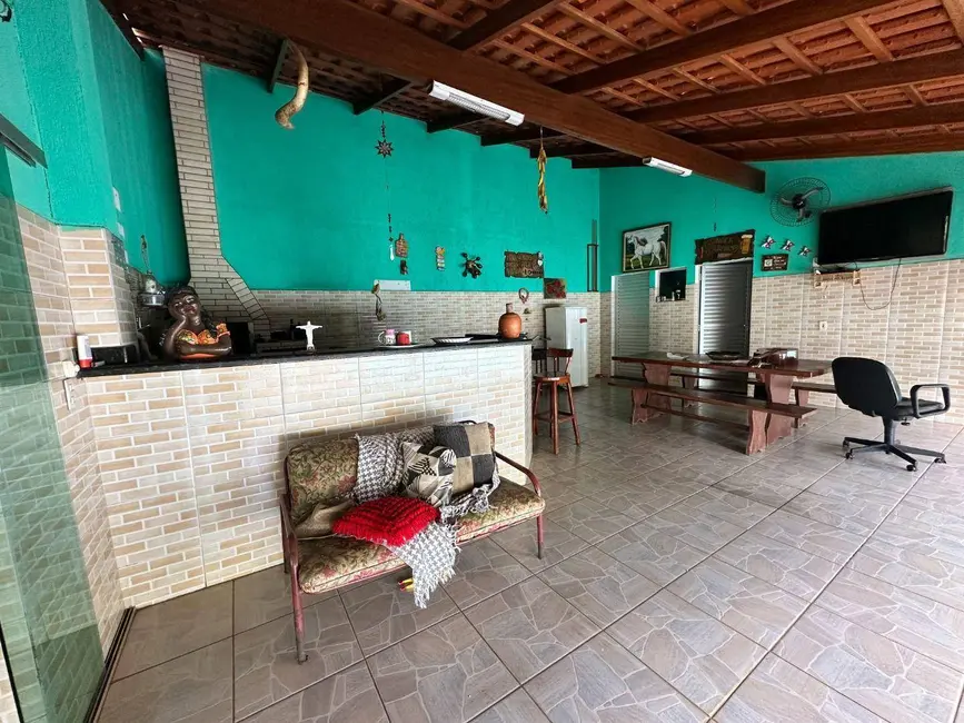 Casa com 4 quartos à venda, 600m2 em Parque Brasília, Anapolis - GO - imagem 4 Foto 4 de Casa com 4 quartos à venda, 600m2 em Parque Brasília, Anapolis - GO