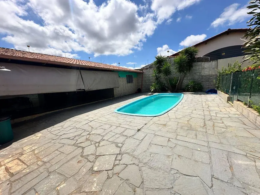 Casa com 4 quartos à venda, 600m2 em Parque Brasília, Anapolis - GO - imagem 1 Foto 1 de Casa com 4 quartos à venda, 600m2 em Parque Brasília, Anapolis - GO