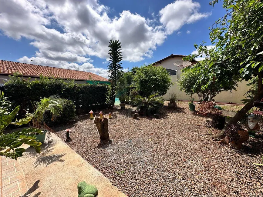 Casa com 4 quartos à venda, 600m2 em Parque Brasília, Anapolis - GO - imagem 3 Foto 3 de Casa com 4 quartos à venda, 600m2 em Parque Brasília, Anapolis - GO