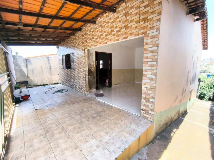 Casa com 3 quartos à venda, 300m2 em Jardim Alexandrina, Anapolis - GO - imagem 1 Foto 1 de Casa com 3 quartos à venda, 300m2 em Jardim Alexandrina, Anapolis - GO