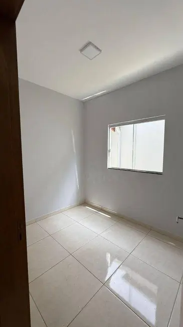Casa com 3 quartos à venda, 150m2 em Parque Residencial das Flores, Anapolis - GO - imagem 2 Foto 2 de Casa com 3 quartos à venda, 150m2 em Parque Residencial das Flores, Anapolis - GO