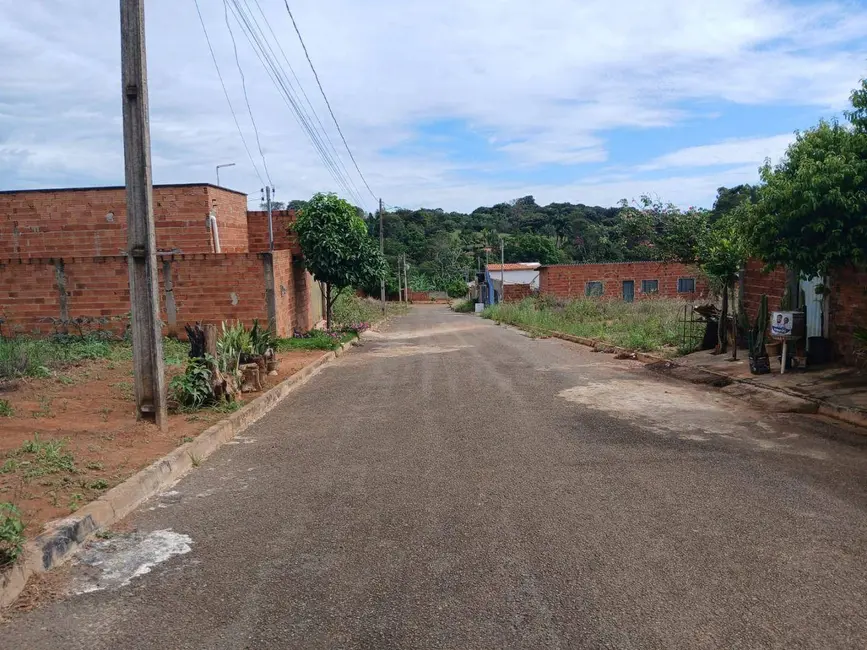 Foto 2 de Terreno / Lote à venda, 200m2 em Petrolina De Goias - GO