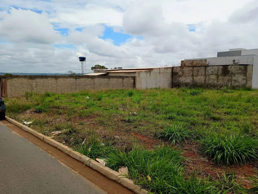 Foto 3 de Terreno / Lote à venda, 300m2 em Anapolis - GO