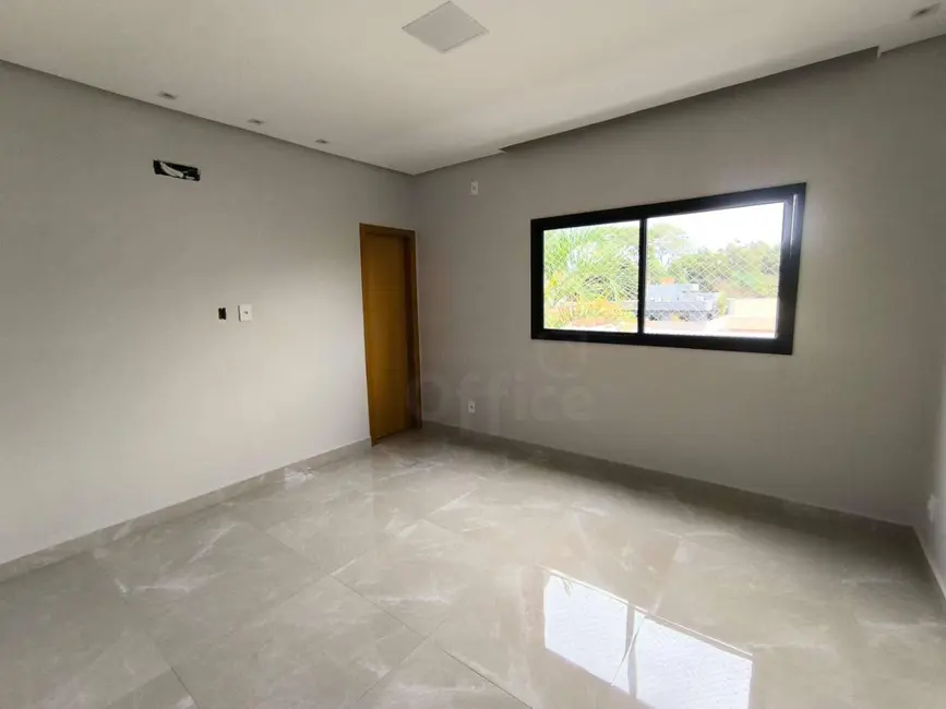 Foto 9 de Sobrado com 4 quartos à venda, 360m2 em Anapolis - GO