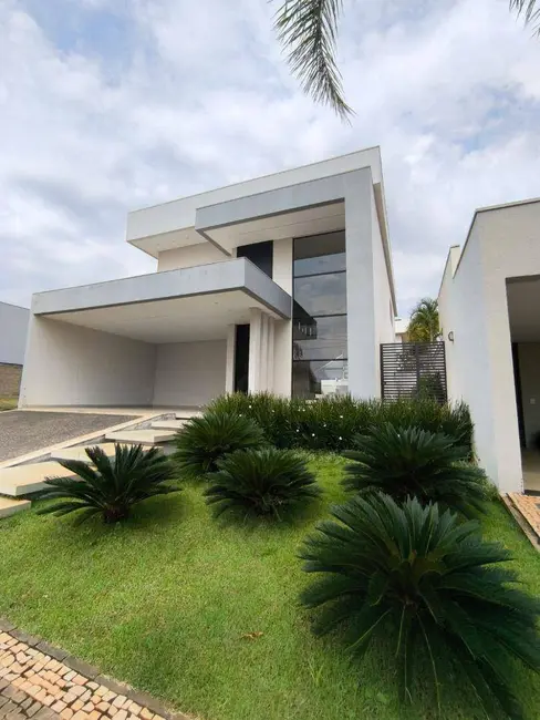 Foto 1 de Sobrado com 4 quartos à venda, 360m2 em Anapolis - GO