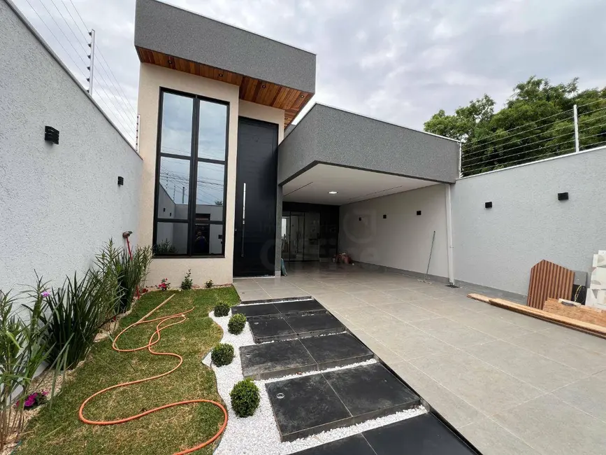 Casa com 3 quartos à venda, 225m2 em Anápolis City, Anapolis - GO - imagem 1 Foto 1 de Casa com 3 quartos à venda, 225m2 em Anápolis City, Anapolis - GO