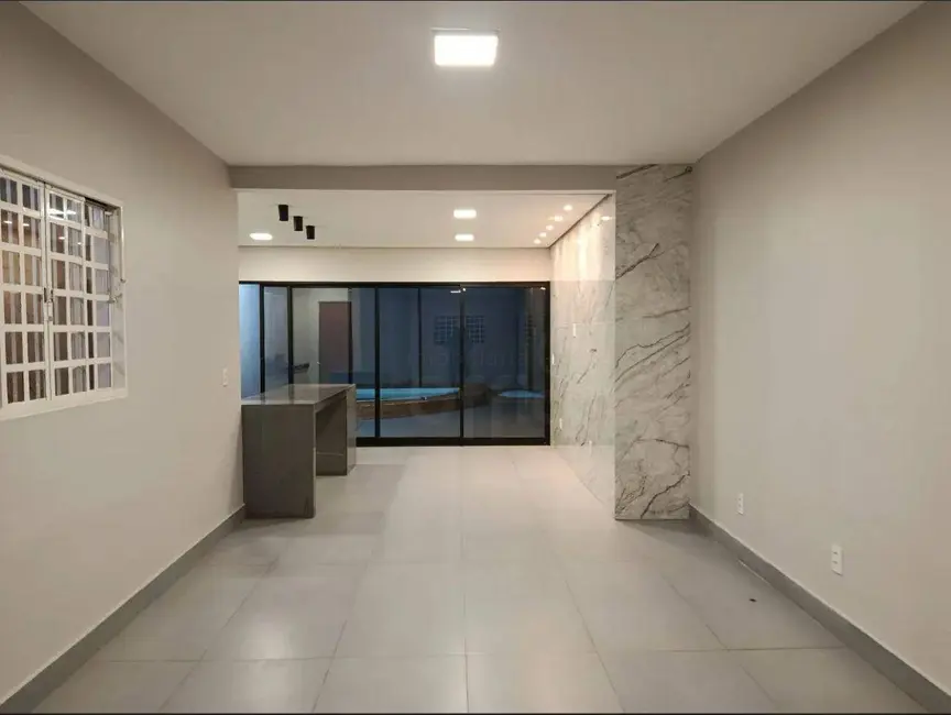 Casa com 3 quartos à venda, 250m2 em Setor Industrial Aeroporto, Anapolis - GO - imagem 2 Foto 2 de Casa com 3 quartos à venda, 250m2 em Setor Industrial Aeroporto, Anapolis - GO