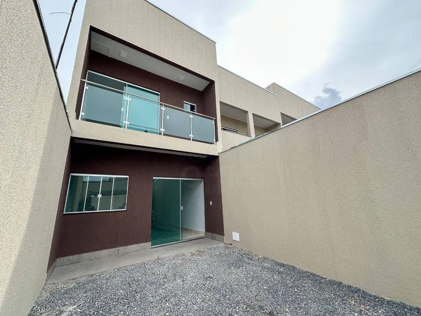 Foto 1 de Sobrado com 3 quartos à venda, 123m2 em Residencial Flor do Cerrado, Anapolis - GO