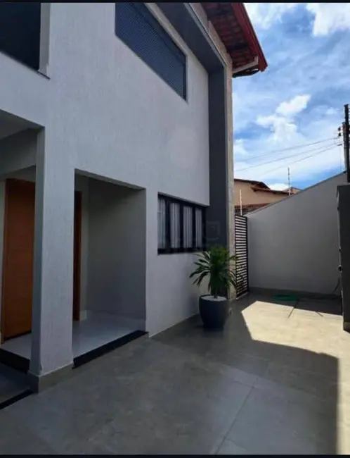 Foto 2 de Sobrado com 4 quartos à venda, 320m2 em Alvorada, Anapolis - GO