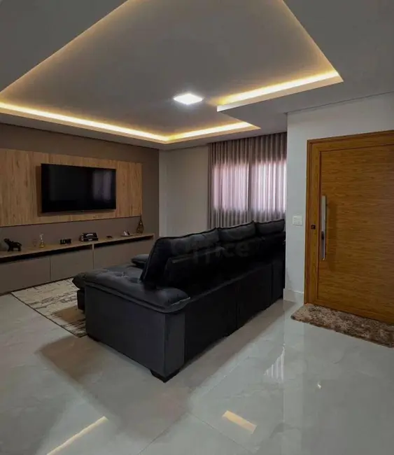 Foto 1 de Sobrado com 4 quartos à venda, 320m2 em Alvorada, Anapolis - GO