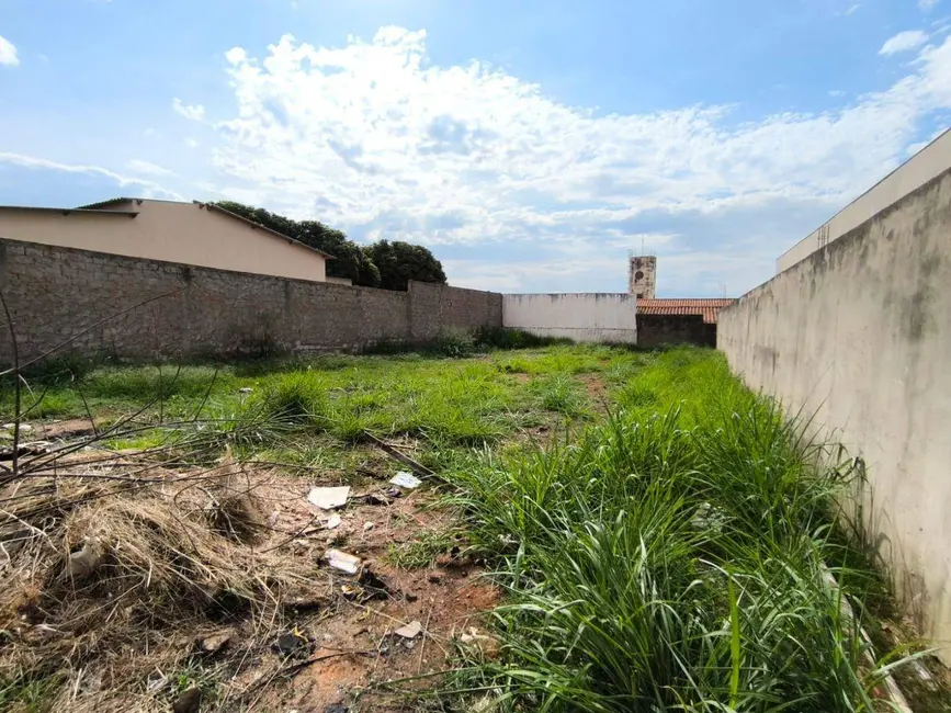 Foto 3 de Terreno / Lote à venda, 300m2 em Jardim dos Ipês, Anapolis - GO