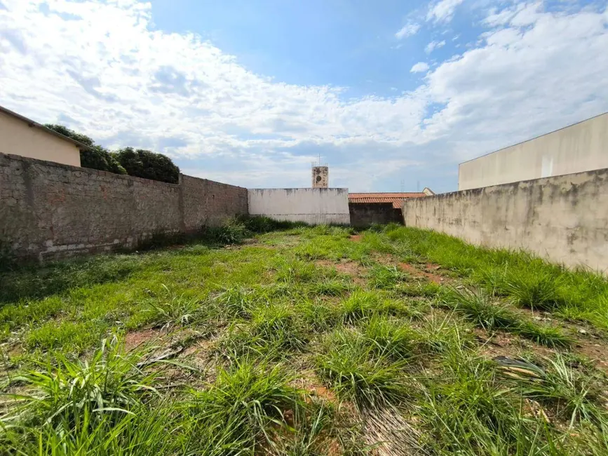 Foto 1 de Terreno / Lote à venda, 300m2 em Jardim dos Ipês, Anapolis - GO