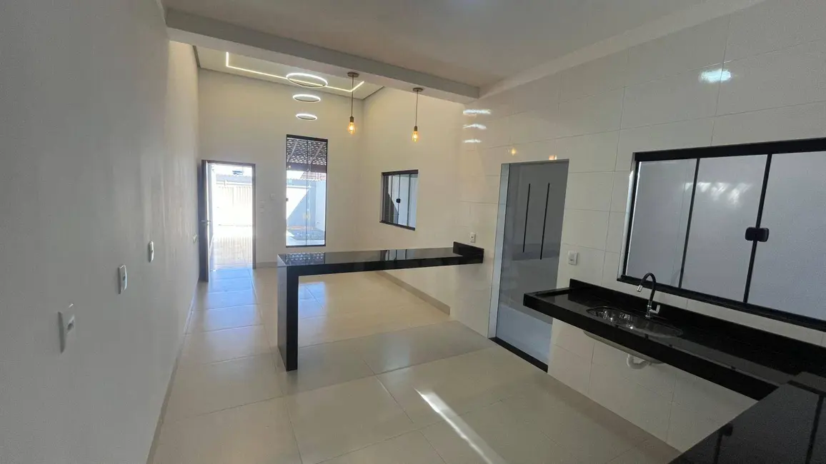 Foto 6 de Casa com 3 quartos à venda, 167m2 em Vila Jaiara, Anapolis - GO