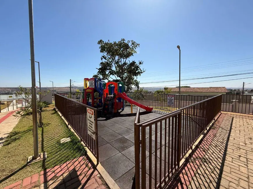 Foto 8 de Apartamento com 2 quartos à venda, 43m2 em Vila Jaiara, Anapolis - GO