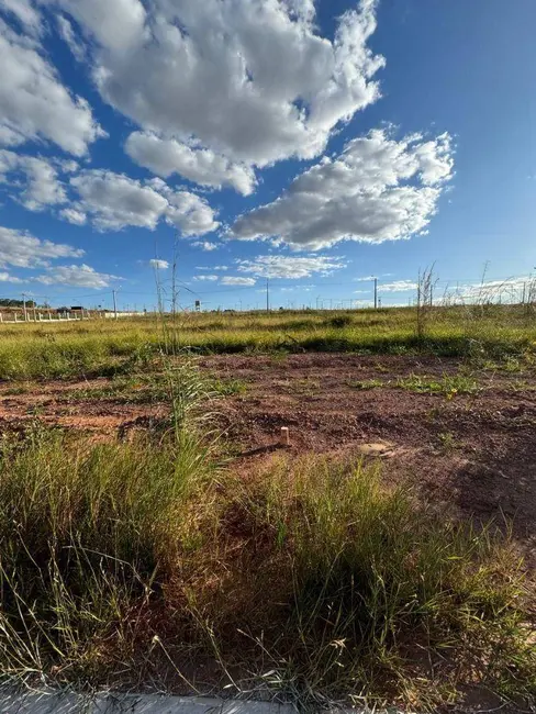 Foto 1 de Terreno / Lote à venda, 360m2 em Anapolis - GO