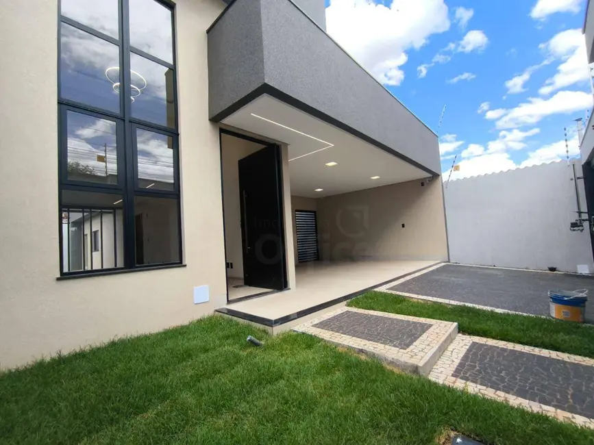 Casa com 3 quartos à venda, 225m2 em São Lourenço, Anapolis - GO - imagem 1 Foto 1 de Casa com 3 quartos à venda, 225m2 em São Lourenço, Anapolis - GO