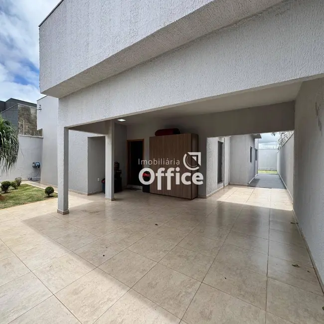 Foto 2 de Casa com 3 quartos à venda e para alugar, 360m2 em Anápolis City, Anapolis - GO