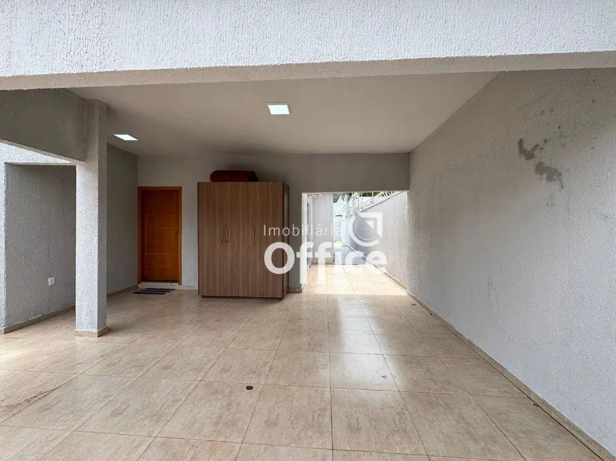 Foto 3 de Casa com 3 quartos à venda e para alugar, 360m2 em Anápolis City, Anapolis - GO