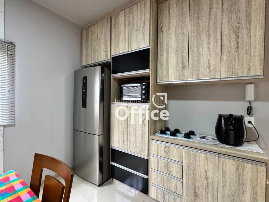 Foto 9 de Casa com 3 quartos à venda e para alugar, 360m2 em Anápolis City, Anapolis - GO