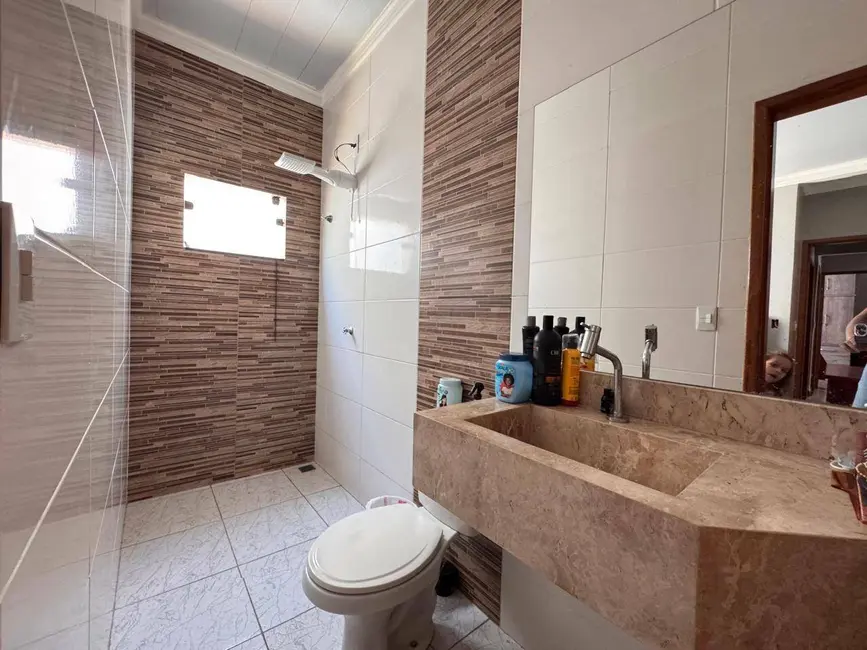 Foto 6 de Casa com 3 quartos à venda, 200m2 em Jardim Itália, Anapolis - GO
