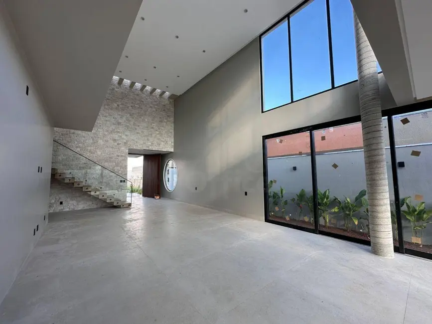 Foto 4 de Sobrado com 4 quartos à venda, 390m2 em Boa Vista, Anapolis - GO