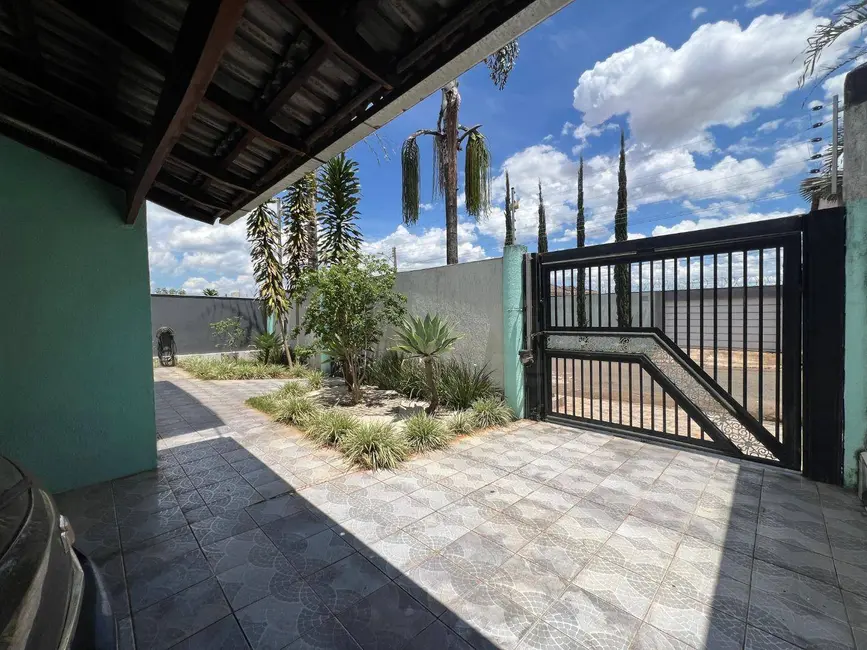 Foto 2 de Casa com 4 quartos à venda, 420m2 em Anápolis City, Anapolis - GO